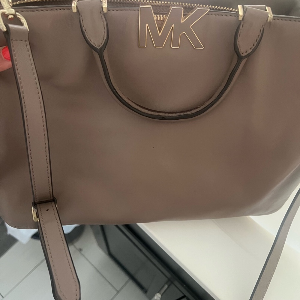 Michael Kors pocketbook/ crossbody bag nude used